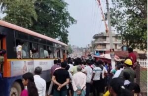 ಕಡಬ: ಅನ್ಯಕೋಮಿನ ಯುವಕರ ಜತೆ ಹಿಂದೂ ಯುವತಿ ಪ್ರಯಾಣ : ಬಸ್ ತಡೆದ ಹಿಂದೂ ಸಂಘಟನೆಯ ಕಾರ್ಯಕರ್ತರು…!!