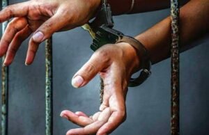 ಅಂದರ್ ಬಾಹರ್ ಜುಗಾರಿ ಆಟ : ಐದು ಮಂದಿ ಅಂದರ್…!!