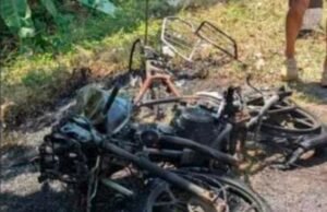 ಪಡುಬಿದ್ರಿ : ರಸ್ತೆ ಬದಿ ಕಲ್ಲಿಗೆ ಡಿಕ್ಕಿ ಹೊಡೆದು ಸುಟ್ಟು ಭಸ್ಮವಾದ ಬೈಕ್…!!