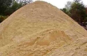 ಅಕ್ರಮ ಮರಳು ಸಂಗ್ರಹ : ಪೊಲೀಸರಿಂದ ದಾಳಿ…!!