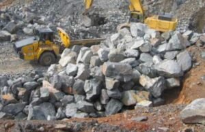 ಕಾರ್ಕಳ : ಅಕ್ರಮ ಕಲ್ಲು ಗಣಿಗಾರಿಕೆಗೆ ದಾಳಿ…!!