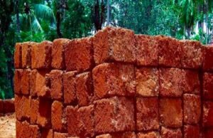 ಅಕ್ರಮ ಲ್ಯಾಟ್ರೈಟ್ ಕಲ್ಲುಗಳ ಸಾಗಾಟ : ಟಂಪೋ ವಶಕ್ಕೆ…!!