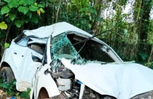 ಕಾರ್ಕಳ: ವಿದ್ಯುತ್ ಕಂಬಕ್ಕೆ ಕಾರು ಡಿಕ್ಕಿ : ಮೂವರಿಗೆ ಗಂಭೀರ ಗಾಯ..!!