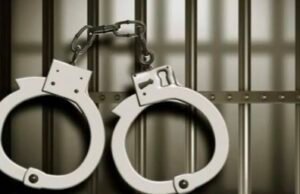 ಸಾರ್ವಜನಿಕ ಸ್ಥಳದಲ್ಲಿ ಜಗಳವಾಡುತ್ತಿದ್ದವರನ್ನು ವಶಕ್ಕೆ ಪಡೆದ ಪೊಲೀಸರು…!!