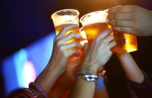 ಮಣಿಪಾಲ : ಸಾರ್ವಜನಿಕ ಸ್ಥಳದಲ್ಲಿ ಮದ್ಯಪಾನ : ಐವರು ಅರೆಸ್ಟ್…!