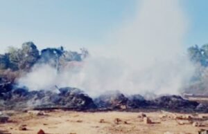 ಇಂದ್ರಾಳಿ ರೈಲ್ವೇ ಗೋಡೌನ್ ಬಳಿ ಒಣ ಹುಲ್ಲಿಗೆ ಬೆಂಕಿ…!!