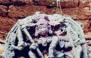 ಪಾಳುಬಿದ್ದ ದೇವಾಲಯದಲ್ಲಿ ಅಪರೂಪದ ಮಹಿಷಮರ್ಧಿನಿ ಶಿಲ್ಪ ಪತ್ತೆ…!!