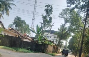 ಕುಂದಾಪುರ: ಕಾಂಕ್ರೆಟ್ ರಸ್ತೆಗೆ ಅಳವಡಿಸಿದ ಚಪ್ಪಡಿ ಸಂಪೂರ್ಣ ಕುಸಿತ : ದೂರಿಗೆ ಸ್ಪಂದಿಸದ ಪುರಸಭೆ ಅಧಿಕಾರಿಗಳು…!!