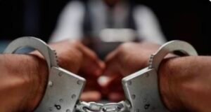 ಮಂಗಳೂರು : ರೈಲ್ವೇ ಟ್ರ್ಯಾಕ್ ನಲ್ಲಿ ಕುಳಿತ್ತಿದ್ದ ವಿದ್ಯಾರ್ಥಿಗಳ ವಿಡಿಯೋ ತೆಗೆದು ನೈತಿಕ ಪೋಲಿಸ್ ಗಿರಿ : ಇಬ್ಬರ ಬಂಧನ…!!