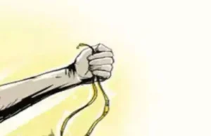 ಮಲ್ಪೆ : ಮೀನು ವ್ಯಾಪಾರಿಯ ಮುಖಕ್ಕೆ ಖಾರದ ಪುಡಿ ಎರಚಿ 6 ಲಕ್ಷ ರೂ. ಮೌಲ್ಯದ ಚಿನ್ನದ ಸರ ಎಗರಿಸಿದ ಅಪರಿಚಿತರು…!!