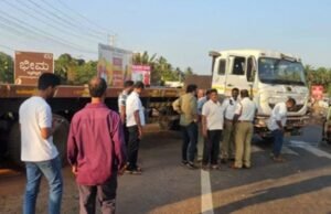 ಮಂಗಳೂರು: ಟ್ರೇಲರ್ ಢಿಕ್ಕಿ : ತಾಯಿ-ಮಗಳಿಗೆ ಗಂಭೀರ ಗಾಯ..!!