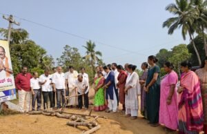 8 ಲಕ್ಷ ರೂಪಾಯಿ ವೆಚ್ಚದ ಕಕ್ಕುಂಜ ಬಳಿಯ ಕಾಲುಸಂಕ ನಿರ್ಮಾಣಕ್ಕೆ ಶಾಸಕರಿಂದ ಗುದ್ದಲಿ ಪೂಜೆ…!!