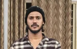 ಸಿಗರೇಟು ಸೇದುತ್ತಾ ಅಸಭ್ಯವಾಗಿ ವರ್ತಿಸುತ್ತಿದ್ದ ಯುವಕ ಪೊಲೀಸ್ ವಶಕ್ಕೆ…!!