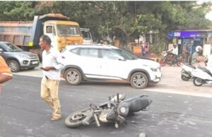 ಮಂಗಳೂರು : ದ್ವಿಚಕ್ರ ವಾಹನಕ್ಕೆ ಲಾರಿ ಡಿಕ್ಕಿ : ಸವಾರ ಮೃತ್ಯು…!!