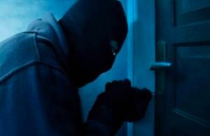 ಹಾಡುಹಗಲೇ ಮನೆಗೆ ನುಗ್ಗಿ 10 ಲಕ್ಷ ರೂ. ದೋಚಿದ ಖದೀಮರು : ಸಿಸಿಟಿವಿ ಡಿವಿಆರ್ ಕೂಡ ನಾಪತ್ತೆ…!!