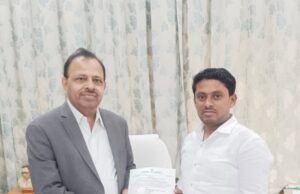 ಹಂಸಲೇಖ ಅವರ ಸಂಗೀತ ಸಾಧನೆಗೆ ಶೈಕ್ಷಣಿಕ ಗೌರವ : ಈಶ್ವರ್ ರವರಿಗೆ ಪಿಎಚ್.ಡಿ ಪದವಿ ಘೋಷಣೆ…!!