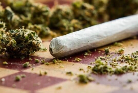 ಮಂಗಳೂರು : ಮಾದಕ ವಸ್ತು ಸೇವನೆ : ಯುವಕನೋರ್ವ ವಶಕ್ಕೆ…!!