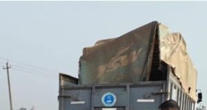 ನಿಂತಿದ್ದ ಲಾರಿಗೆ ಕಾರು ಡಿಕ್ಕಿ : ಮೂವರು ಸ್ಥಳದಲ್ಲೇ ದುರ್ಮರಣ….!!