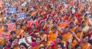 ಅಂಗನವಾಡಿ ಕಾರ್ಯಕರ್ತೆಯರ ಗೌರವಧನ ಹೆಚ್ಚಿಸಲು ಆಗ್ರಹಿಸಿ ‘ಬೆಂಗಳೂರು ಚಲೋ’…!!