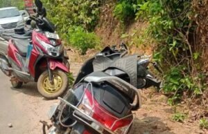 ದ್ವಿಚಕ್ರ ವಾಹನಕ್ಕೆ ಕಾರ್ ಢಿಕ್ಕಿ; 5 ವರ್ಷದ ಬಾಲಕಿ ಸಾವು : ಇಬ್ಬರಿಗೆ ಗಾಯ