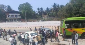 ಉಡುಪಿ : ಸಂತಕಟ್ಟೆ ಬಳಿ ಕಾರು–ಬಸ್ ಭೀಕರ ಢಿಕ್ಕಿ : ಕಾರಿನಲ್ಲಿದ್ದವರಿಗೆ ಗಂಭೀರ ಗಾಯ…!!