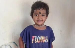 ಅಮ್ಮನ ಜೊತೆ ದೇವಸ್ಥಾನಕ್ಕೆ ತೆರಳುತ್ತಿದ್ದ ಬಾಲಕಿಯ ಮೇಲೆ ಹರಿದ ಲಾರಿ : 4 ವರ್ಷದ ಕಂದಮ್ಮ ಬಲಿ…!!