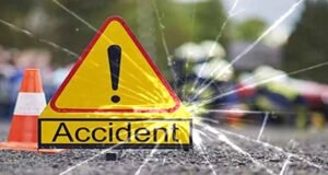 ಶಿವಮೊಗ್ಗ: ಬೈಕ್ನಲ್ಲಿ ಬರುತ್ತಿದ್ದ ದಂಪತಿ ಲಾರಿಯ ಚಕ್ರದಡಿಗೆ ಬಿದ್ದು ಸಾವು…!!