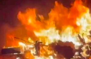 ಚಲಿಸುತ್ತಿದ್ದ ಬೈಕ್ಗೆ ಬೆಂಕಿ : ಕ್ಷಣಾರ್ಧದಲ್ಲಿ ಭಸ್ಮವಾದ ಯಮಹಾ R15…!!