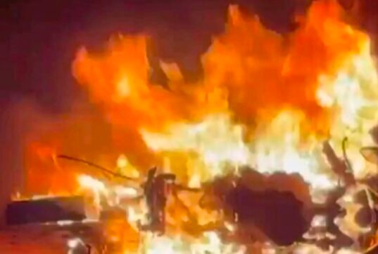 ಚಲಿಸುತ್ತಿದ್ದ ಬೈಕ್ಗೆ ಬೆಂಕಿ : ಕ್ಷಣಾರ್ಧದಲ್ಲಿ ಭಸ್ಮವಾದ ಯಮಹಾ R15…!!