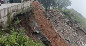 ಹುಲಿಕಲ್ ಘಾಟ್ ದುರಂತ: ಗುಡ್ಡ ಕುಸಿದು ಮೂವರು ಕಾರ್ಮಿಕರ ಸಾವು, ಹೆದ್ದಾರಿ ಸಂಚಾರ ಅಸ್ತವ್ಯಸ್ತ