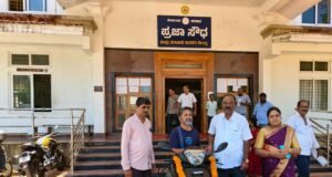 ವಿಕಲಚೇತನರಿಗೆ ಯಂತ್ರ ಚಾಲಿತ ದ್ವಿಚಕ್ರ ವಾಹನ ಹಾಗೂ ಶ್ರವಣ ಸಾಧನ – ಶಾಸಕ ಗುರ್ಮೆ ಸುರೇಶ್ ಶೆಟ್ಟಿ ವಿತರಣೆ…!