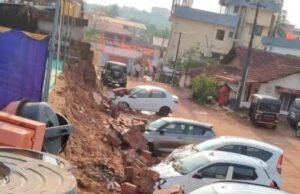 ಮಂಗಳೂರಿನಲ್ಲಿ ಒಂದೇ ಮಳೆಗೆ ಕುಸಿದು ಬಿದ್ದ ಕಂಪೌಂಡ್ ಗೋಡೆ : ಐದಾರು ಕಾರುಗಳು ಜಖಂ…!!