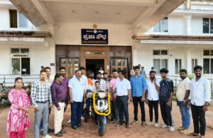 ವಿಕಲಚೇತನರಿಗೆ ಯಂತ್ರ ಚಾಲಿತ ದ್ವಿಚಕ್ರ ವಾಹನ – ಶಾಸಕ ಗುರ್ಮೆ ಸುರೇಶ್ ಶೆಟ್ಟಿ ವಿತರಣೆ…!!