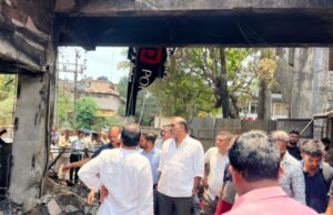 ಉಡುಪಿ ಅಗ್ನಿ ಅವಘಡ ಸ್ಥಳಕ್ಕೆ ಅಧಿಕಾರಿಗಳೊಂದಿಗೆ ಶಾಸಕ ಯಶ್ ಪಾಲ್ ಸುವರ್ಣ ಭೇಟಿ :10 ಕೋಟಿ ಪರಿಹಾರ ಮಂಜೂರಿಗೆ ರಾಜ್ಯ ಸರ್ಕಾರಕ್ಕೆ ಆಗ್ರಹ..!