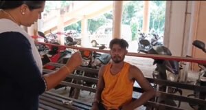 ರೈಲ್ವೆ ನಿಲ್ದಾಣದಲ್ಲಿ ಆತ್ಮಹತ್ಯೆಗೆ ಯತ್ನಿಸುತ್ತಿದ್ದ ವ್ಯಕಿಯನ್ನು ರಕ್ಷಿಸಿದ ರೈಲ್ವೇ ಆರ್. ಪಿ .ಎಫ್ ಪಡೆ..!