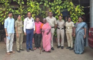 ನಿರ್ಗತಿಕ ವೃದ್ಧೆಗೆ ಪುನರ್ಜೀವ ನೀಡಿದ ಸರ್ಕಾರಿ ಆಸ್ಪತ್ರೆ : ಮಾನವೀಯತೆ ಮೆರೆದ ಅಕ್ಕ ಪೊಲೀಸ್ ಪಡೆ…!