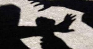 ಪತ್ನಿಗೆ ಹಲ್ಲೆ, ಕೊಲೆ ಯತ್ನ ಆರೋಪ : ಅಸಿಸ್ಟೆಂಟ್ ಪ್ರೊಫೆಸರ್ ವಿರುದ್ಧ ಪ್ರಕರಣ ದಾಖಲು..!