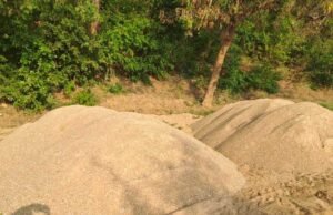 ಮಲ್ಪೆಯಲ್ಲಿ ಅಕ್ರಮ ಮರಳು ಸಾಗಾಟ ಪತ್ತೆ : ಟಿಪ್ಪರ್ ವಾಹನ ಸಹಿತ ಮರಳು ವಶಕ್ಕೆ…!!