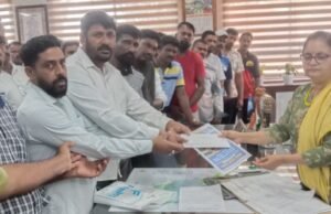 ಮಲ್ಪೆ ಬಂದರಿನಲ್ಲಿ ಪ್ರವಾಸಿಗರ ದೋಣಿ ಸಂಚಾರ ವಿರೋಧಿಸಿ ಜಿಲ್ಲಾಧಿಕಾರಿಗೆ ಮನವಿ