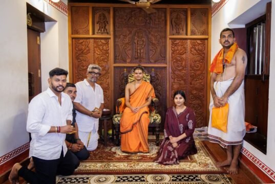 ಉಡುಪಿ ಶ್ರೀಕೃಷ್ಣಮಠಕ್ಕೆ ಖ್ಯಾತ ಗಾಯಕಿ ಮಂಗ್ಲಿ ಭೇಟಿ, ದೇವರ ದರ್ಶನ