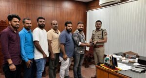 ಉಡುಪಿಯಲ್ಲಿ ಅನುಮಾನಾಸ್ಪದ ಮೊಬೈಲ್ ಮಾರಾಟ : 7 ಮೊಬೈಲ್ಗಳನ್ನು ಪೊಲೀಸರಿಗೆ ಒಪ್ಪಿಸಿದ ವ್ಯಾಪಾರಿಗಳು..!