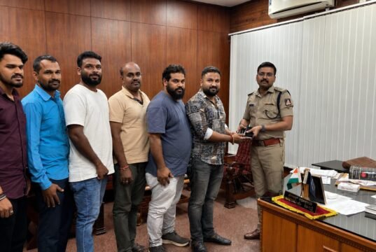 ಉಡುಪಿಯಲ್ಲಿ ಅನುಮಾನಾಸ್ಪದ ಮೊಬೈಲ್ ಮಾರಾಟ : 7 ಮೊಬೈಲ್ಗಳನ್ನು ಪೊಲೀಸರಿಗೆ ಒಪ್ಪಿಸಿದ ವ್ಯಾಪಾರಿಗಳು..!