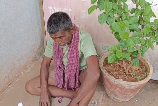 ಅನಾರೋಗ್ಯದಿಂದ ಬಳಲುತ್ತಿದ್ದ ಅಪರಿಚಿತ ವ್ಯಕ್ತಿಯ ರಕ್ಷಣೆ