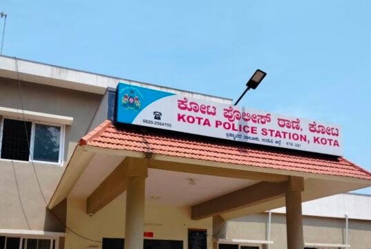 ಮರಳು ಅಕ್ರಮ ಸಾಗಾಟ : ಟಿಪ್ಪರ್, ಮರಳು ಪೊಲೀಸ್ ವಶಕ್ಕೆ : ಚಾಲಕ ಪರಾರಿ…!!