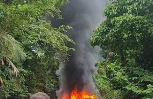 ಶ್ರೀ ದುರ್ಗಾಂಬ ಬಸ್ ಬೆಂಕಿಗಾಹುತಿ : ಚಾಲಕನ ಸಮಯಪ್ರಜ್ಞೆಯಿಂದ ತಪ್ಪಿದ ಭಾರೀ ಅನಾಹುತ…!!