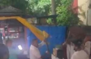 ಶ್ರೀಕೃಷ್ಣ ಮಠ ಪಾರ್ಕಿಂಗ್ನಲ್ಲಿ ಸೈಡ್ ಕೊಡುವ ವಿಚಾರಕ್ಕೆ ಮಾರಾಮಾರಿ…!!