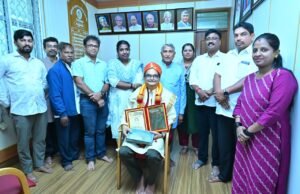 ಕೆರೆಮನೆ ಶಿವಾನಂದ ಹೆಗಡೆ, ಗುಣವಂತೆ ಅವರಿಗೆ ಪ್ರಶಸ್ತಿ ಪ್ರಧಾನ…!!