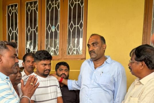 ತೆಂಗಿನ ಕಾಯಿ ಬಿದ್ದು ಮೃತಪಟ್ಟ ಮಗು ದಕ್ಷ್ ಮನೆಗೆ ಶಾಸಕ ಯಶ್ ಪಾಲ್ ಸುವರ್ಣ ಭೇಟಿ ನೀಡಿ ಸಾಂತ್ವಾನ…!!