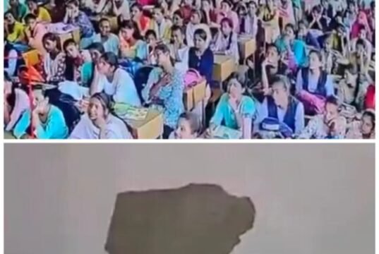 ತರಗತಿ ನಡೆಯುತ್ತಿದ್ದಾಗಲೇ ಮೇಲ್ಚಾವಣಿ ಕುಸಿತ..! ಐವರು ವಿದ್ಯಾರ್ಥಿನಿಯರಿಗೆ ಗಾಯ