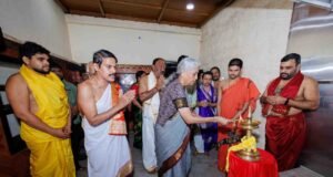 ಕೇಂದ್ರ ಸಚಿವೆ ನಿರ್ಮಲಾ ಸೀತಾರಾಮನ್ ಉಡುಪಿ ಶ್ರೀಕೃಷ್ಣಮಠದಲ್ಲಿ ಪಾಯದ ಕೋಣೆ ಉದ್ಘಾಟನೆ…!!